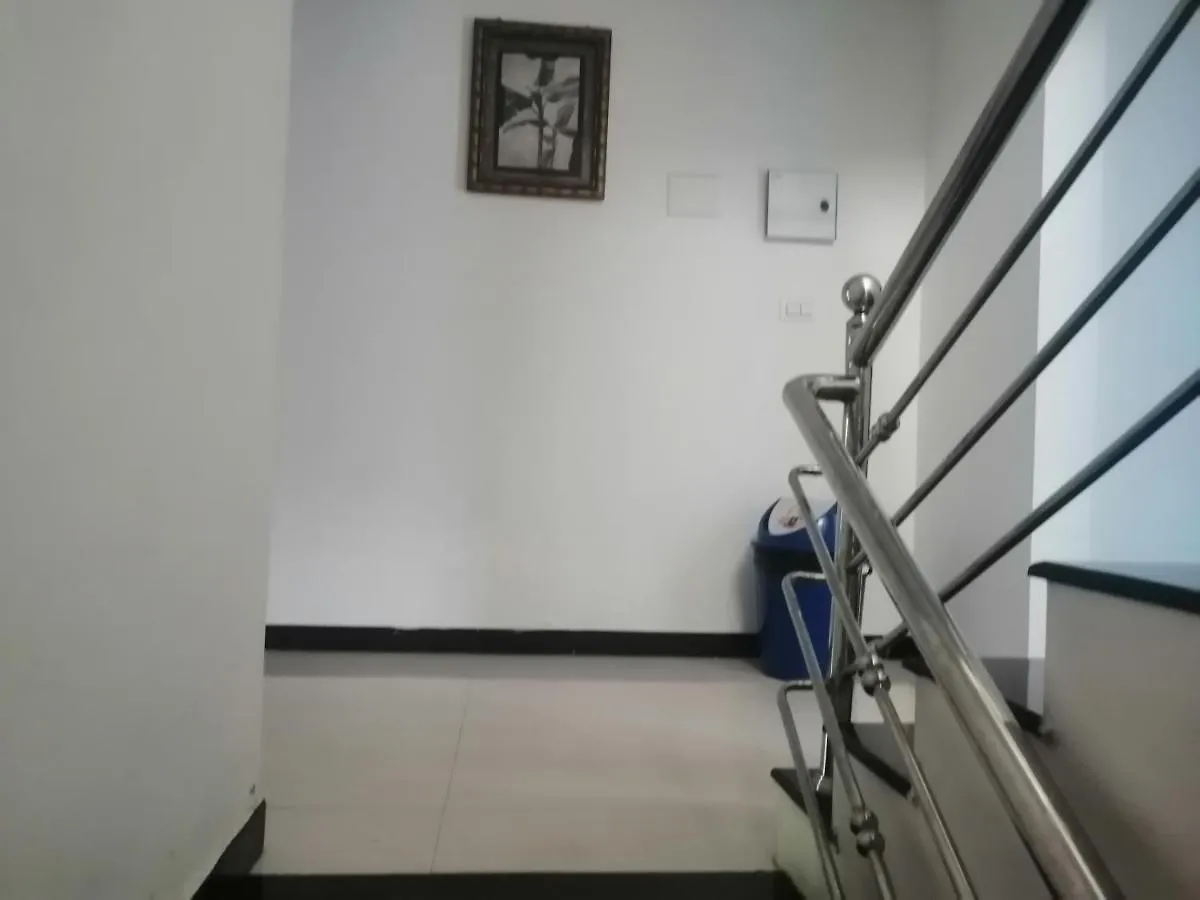 **  Hotel Sundarms Hill Crest Munnar Indie