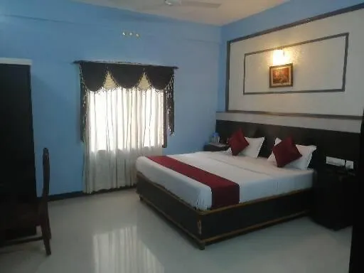 Hotel Sundarms Hill Crest Munnar