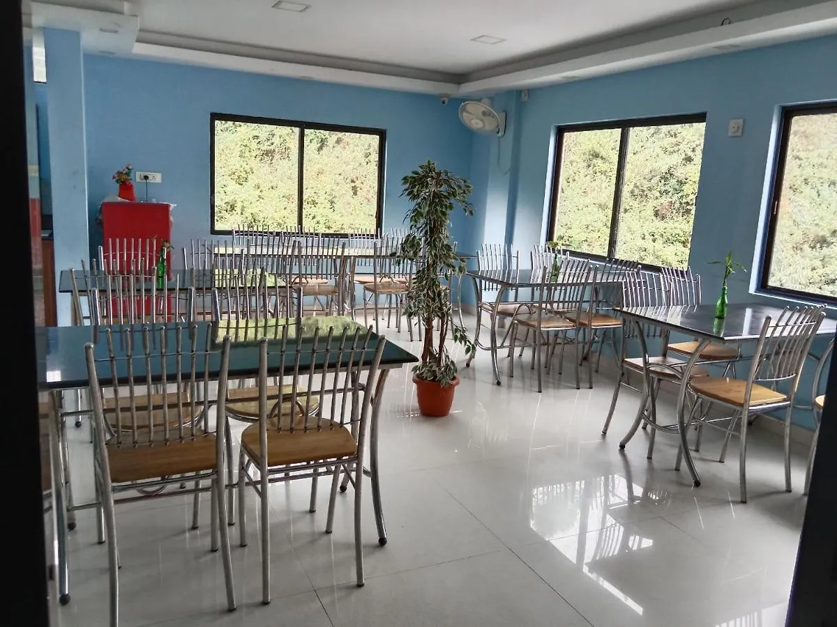 Sundarms Hill Crest Hotel Munnar